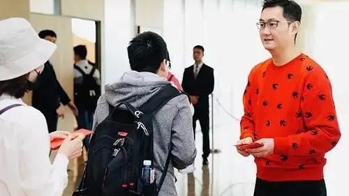 腾讯|今年互联网企业员工们都不再晒年终奖，是寒冬还是不让晒？