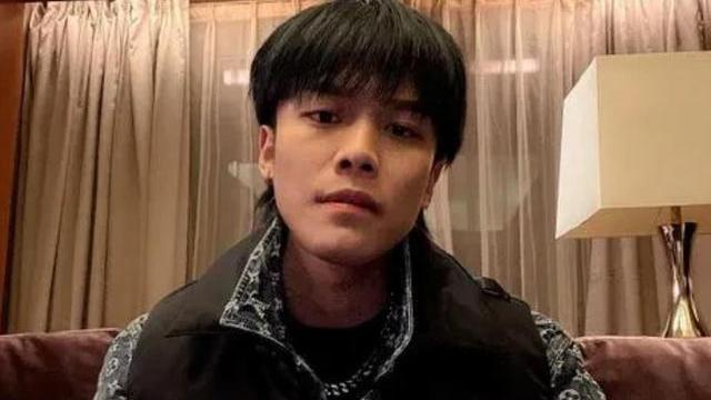 带货|炒作？小杨哥自曝代言费，8条广告出价500万被拒，网友：价格太低