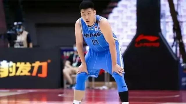北京男篮|雅尼斯下课后，解立彬爱将回归北京秀暴力隔扣，又拿到大合同？