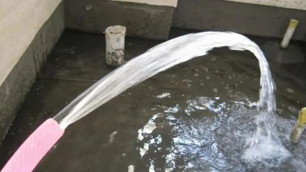 卫生间防水层为什么会有针孔眼？多亏经验人提醒，差点花了冤枉钱