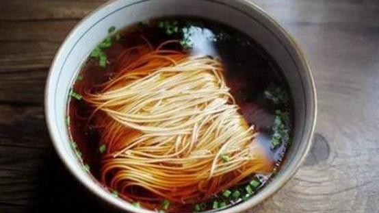 |阳春面的正宗烹饪方法，轻松做出美味的阳春面