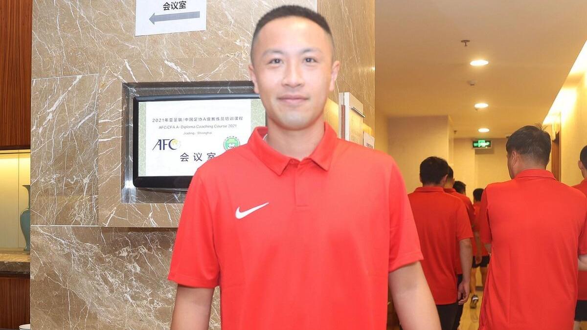 国青|重庆C罗退役投身青训！U17国青全队理寸头，开始部队化管理？