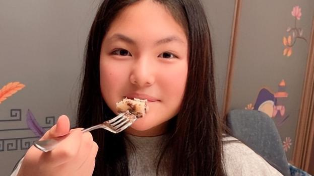 李湘|46岁李湘分享居家日常，在豪宅内做烤鸭，烤箱价格引热议