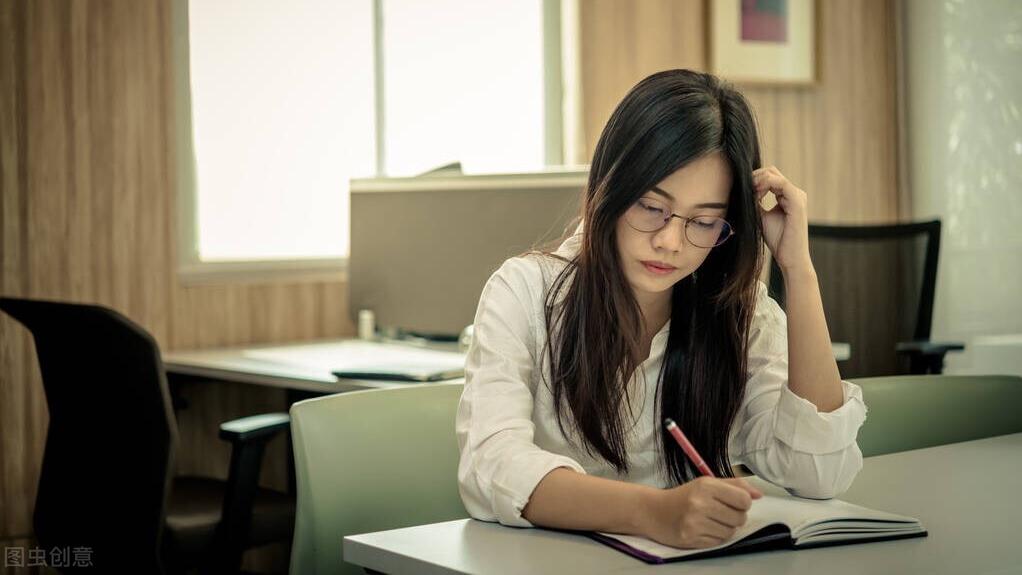 |人生精彩的掌声要靠自己去赢取，沉下心来做事是一个人成功的关键