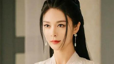 赵丽颖|古偶按这标准内卷！与凤行先导片赵丽颖穿三套高定，弥补有翡遗憾