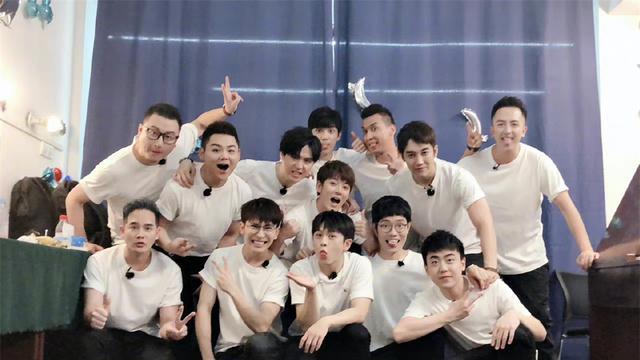 快乐男声|32岁快男贾盛强晒近照，网友为其鸣不平：为什么出名的是华晨宇？