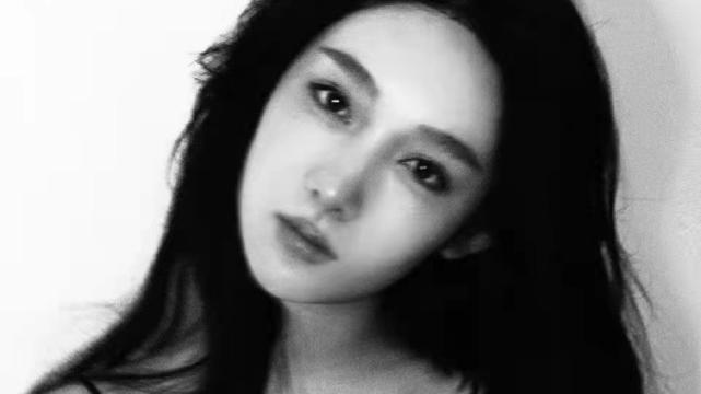 都美竹|都美竹凌晨发文自我安慰：再难过也不能停止不前