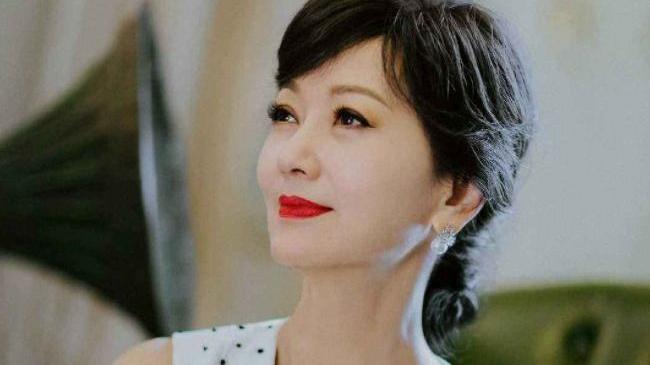 宋智雅 女人过了50岁，再没钱也别在这4个地方“小气”，会显得很没气质