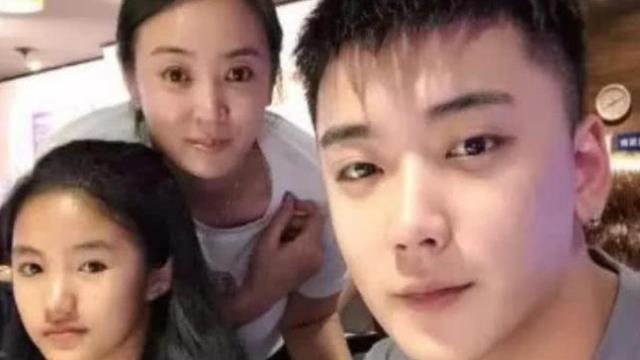 李勒优|《变形计》李勒优拍写真照变化大，网友：灰姑娘到小公主的逆袭