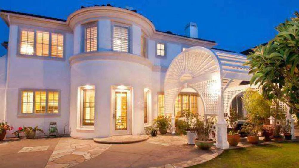 黄圣依|零花钱两个亿的黄圣依，娘家的背景是杨子也高攀不上的