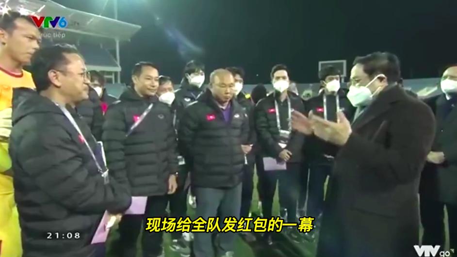 国足|国足丧失底线全国骂声一片！越南华人失声痛哭，有球迷0-2砸电视