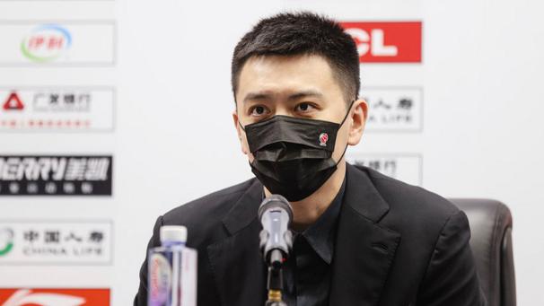 杨鸣|辽篮2-0领先！杨鸣赛后盛赞付豪，展现高情商：学习对手顽强作风