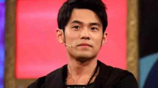 阿杜|周杰伦全盛时代唯一忌惮的对手，如今发福到不敢认，落魄到无人识