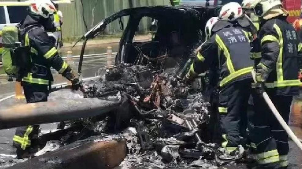 林志颖|“林志颖父子发生车祸”后续，警方披露事发细节，特斯拉回应了！