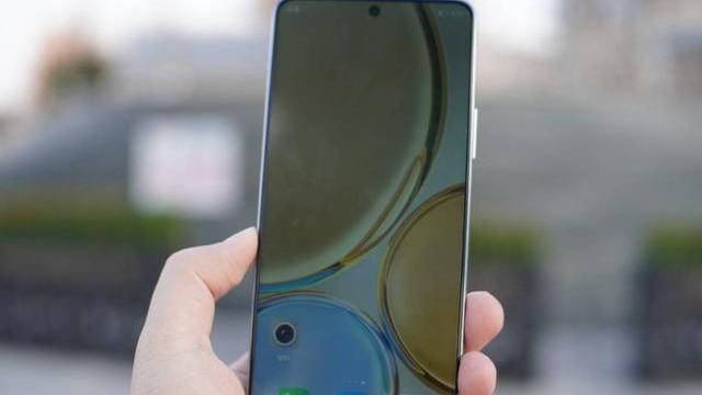 Surface|颜值不输给高端旗舰，LCD屏+66W快充+48MP三摄，荣耀也有真香机