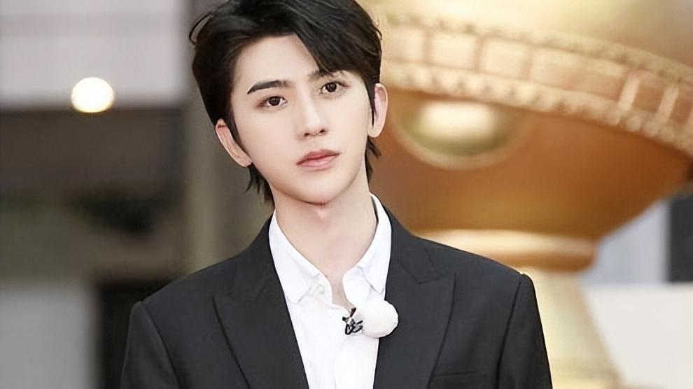 工作室|蔡徐坤工作室回应财产被冻结：金额高达6400万，相信会依法做事