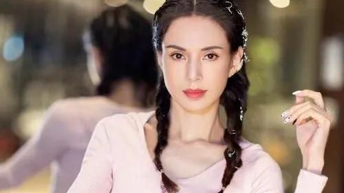 李若彤|演员李若彤，和富商同居10年被分手，56岁结婚靠缘分