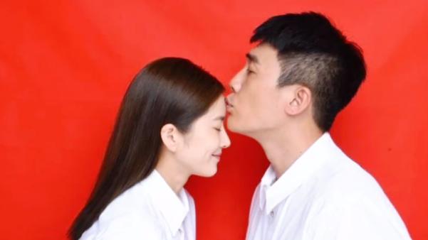 王灿|王灿晒与杜淳结婚照秀恩爱，自曝不进圈理由：剧组生活颠沛流离