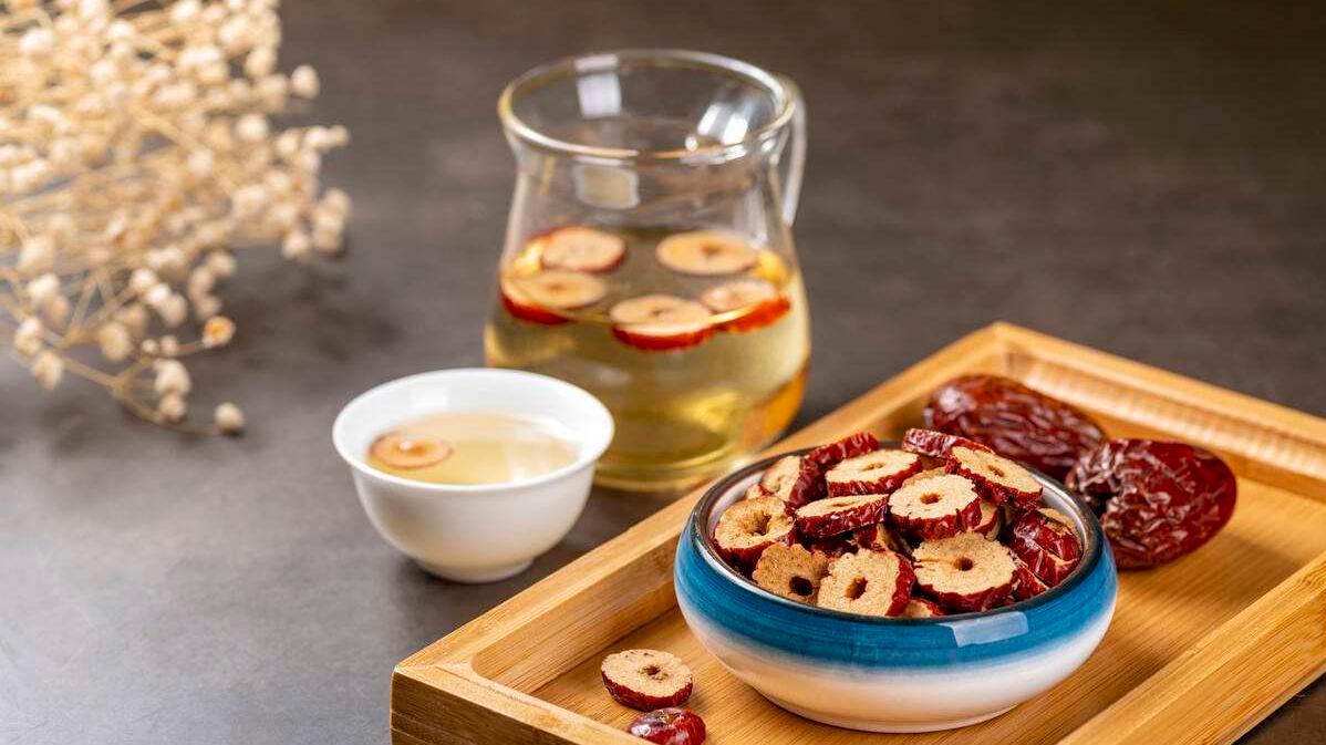 衰老|常常熬夜或失眠，情绪不好、皮肤老化、脱发？2个安神汤助睡眠