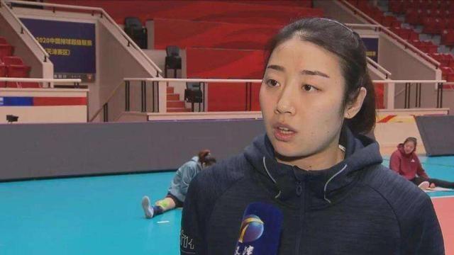 姚迪|官宣！天津女排9人参加训练营，姚迪无缘张馨月入围，陈友泉随队