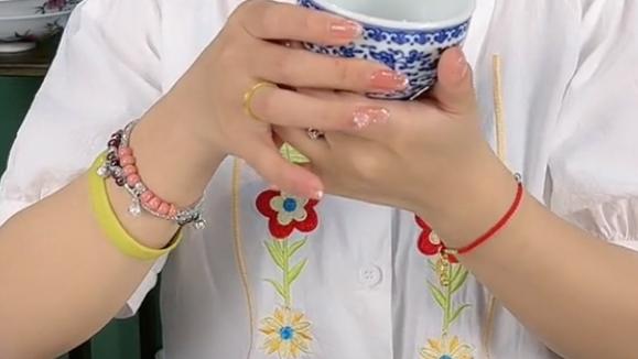 熊某说，假邻居的事一出来就知道是假的，许敏住的旁边是毛坯房