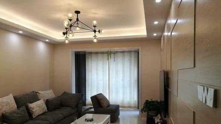 参观好友新房，电视墙的隐形门设计绝了，找两遍都没找到主卧入口