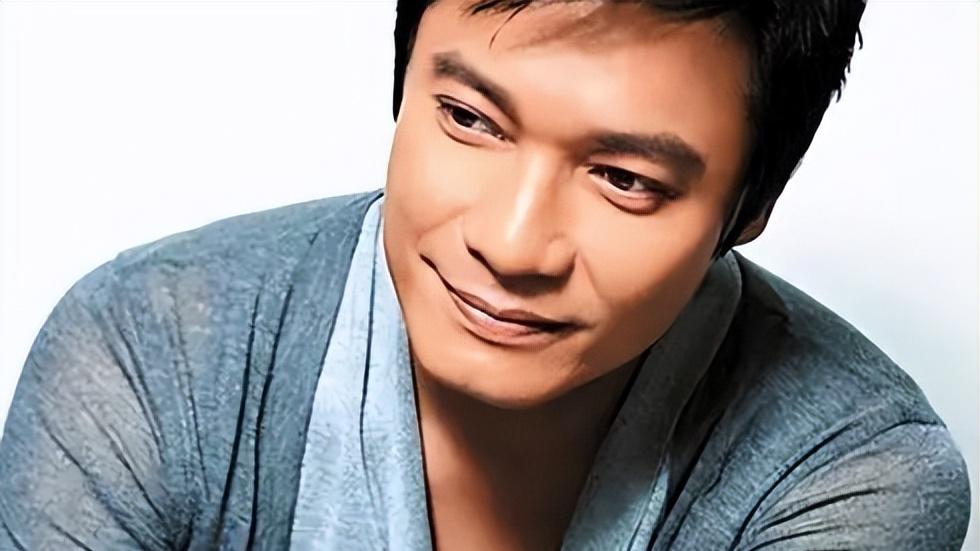 孔笙|罗嘉良：离开相伴22年的“丑妻”，转身娶漂亮女演员