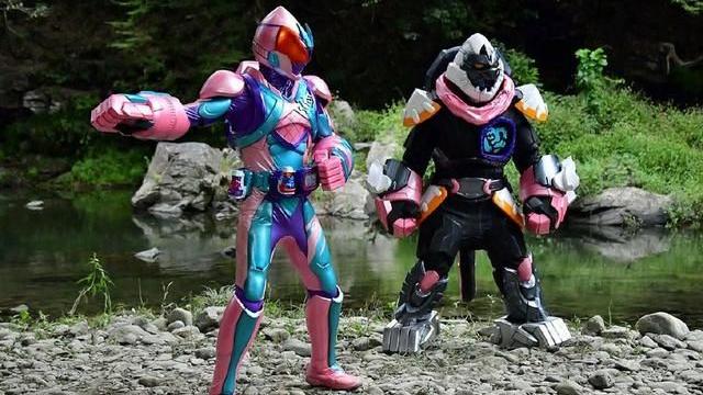 武魂|假面骑士利维斯：大二刷新最速吃瘪记录，万丈龙我直呼精彩操作！