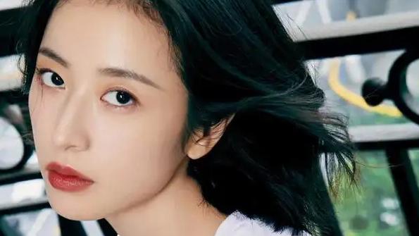 周雨彤|周雨彤采访中的想法很清醒，她一直很真实，她的性格值得学习