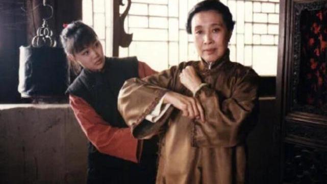 倪萍|倪萍发文悼念王玉梅，回忆与她拍戏点滴，感慨：她是师生也是母女