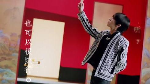 华晨宇|芒果台《春天花会开》曝预告，华晨宇模样大变，牙齿和脸型反差大