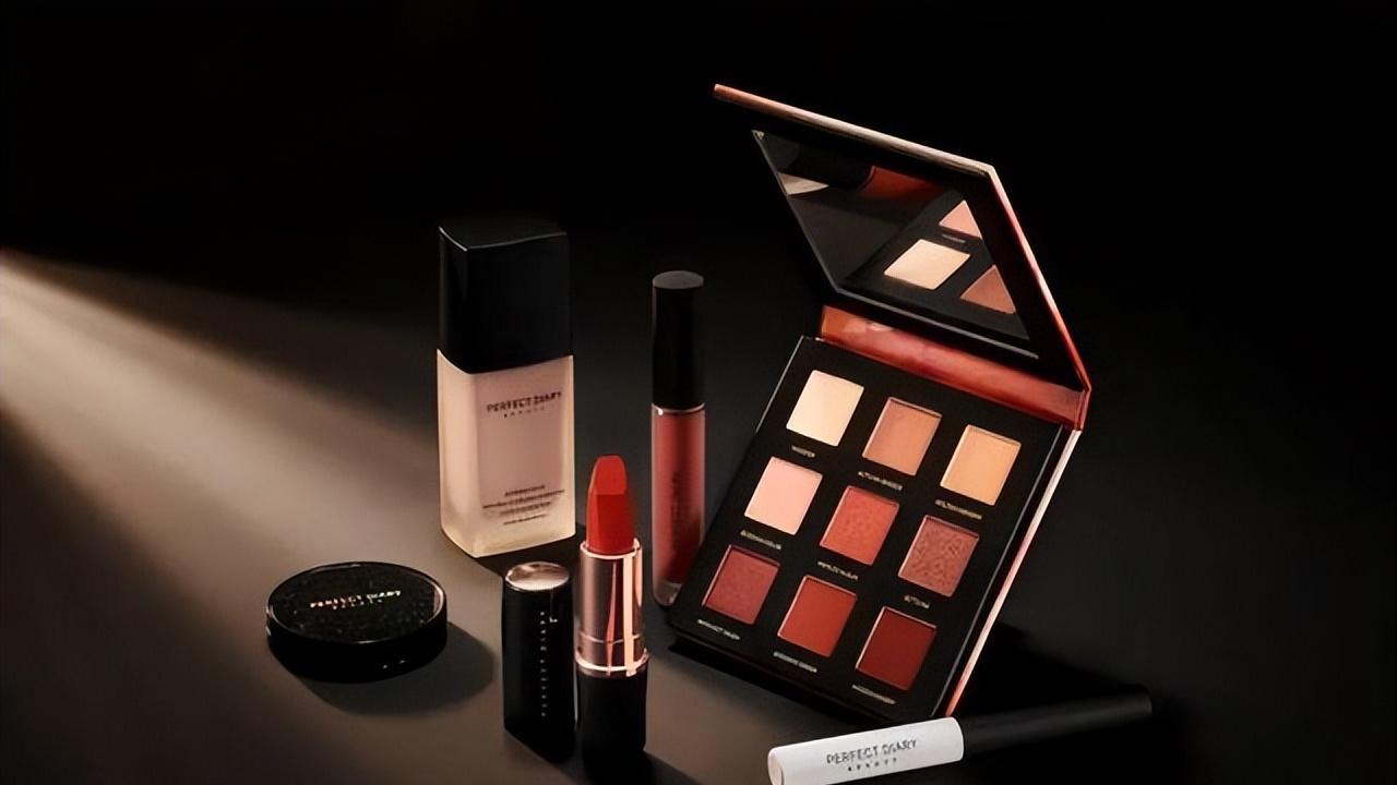 金针菇|完美日记母公司收到退市警告，赚快钱的时代，真的结束了