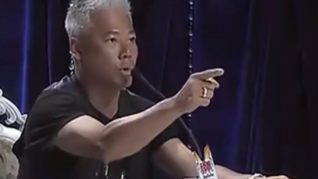 巫启贤|巫启贤：节目上被选手回怼，出生在马来西亚，却坚称自己是中国人