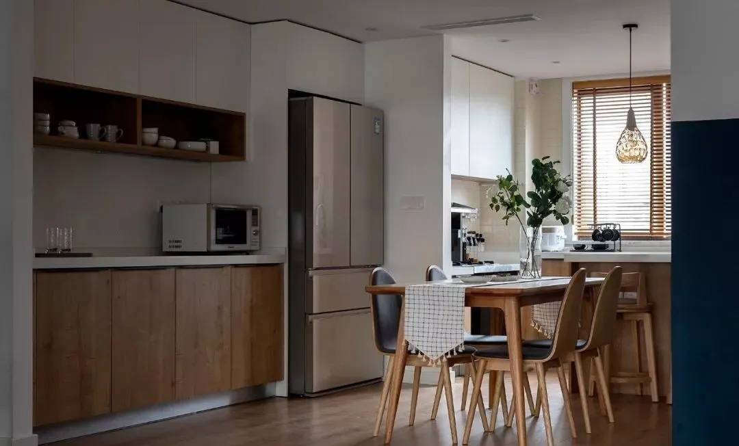 现在的年轻人就喜欢打破常规，不把冰箱放厨房，实用性太强了！