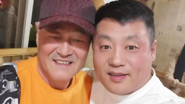 赵本山|赵本山徒弟小东北谈《乡村爱情》，坦言这些年只有宋晓峰被捧红了