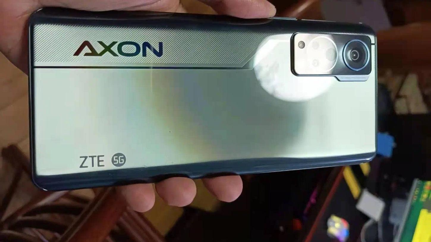 摄像头|降至1650元，骁龙870+三大护眼+后置四摄，屏下镜头手机加速退场