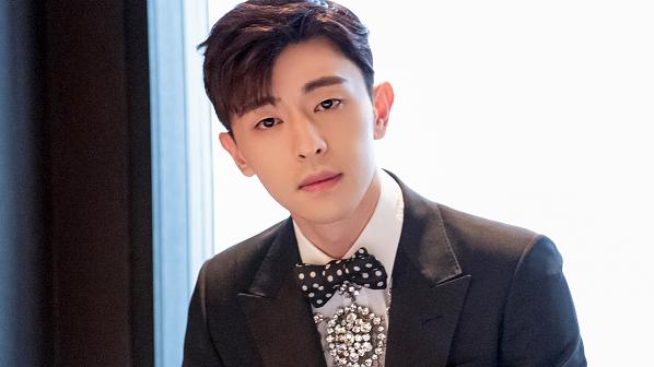 邓伦|从演员变成综艺咖，一心赚快钱的邓伦，还是让他的爸爸失望了