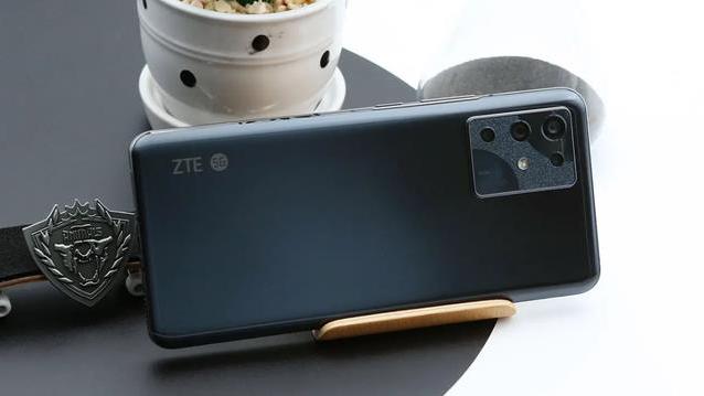 机器学习|中兴S40SE迎来大突破：6000mAh坐镇，7英寸大屏幕