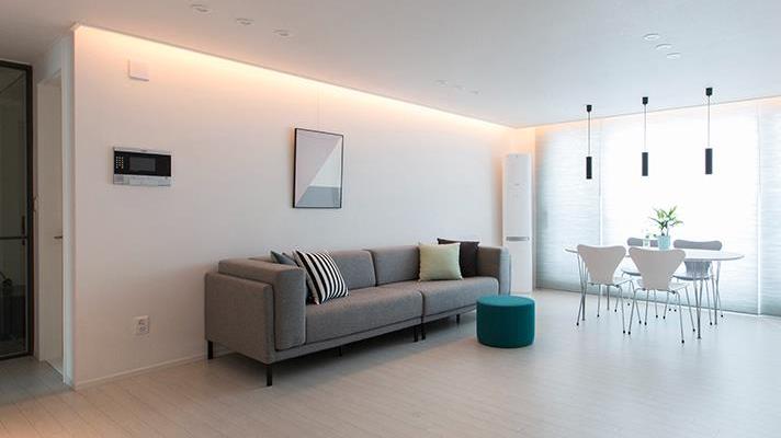 全屋到处装柜子，明明是简装，可是客人来了，全夸大气舒服！