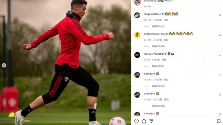 C罗|CR7无惧手机争议！秀肌肉+发动态，C罗霸气真男人，让铁粉怎能不爱？