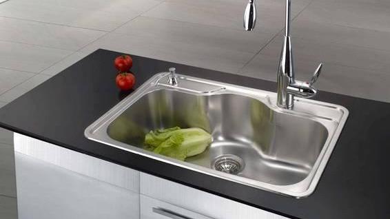 厨房水槽选单槽还是双槽？太多人装错，只装了个摆设！