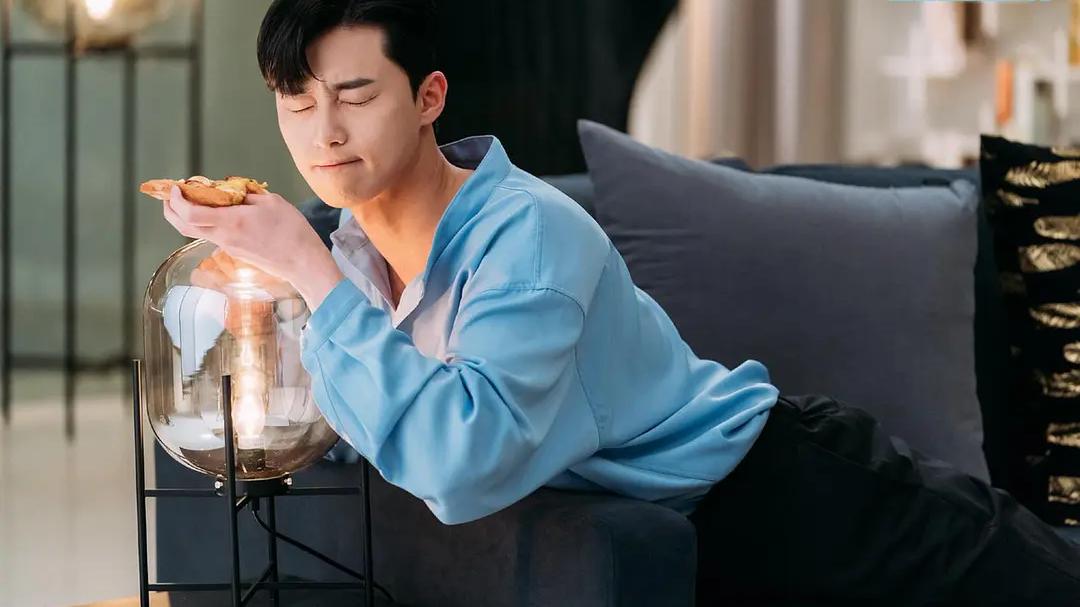 韩剧|四年前的韩剧，国内引进后成爆款，剧情中二让人太上头