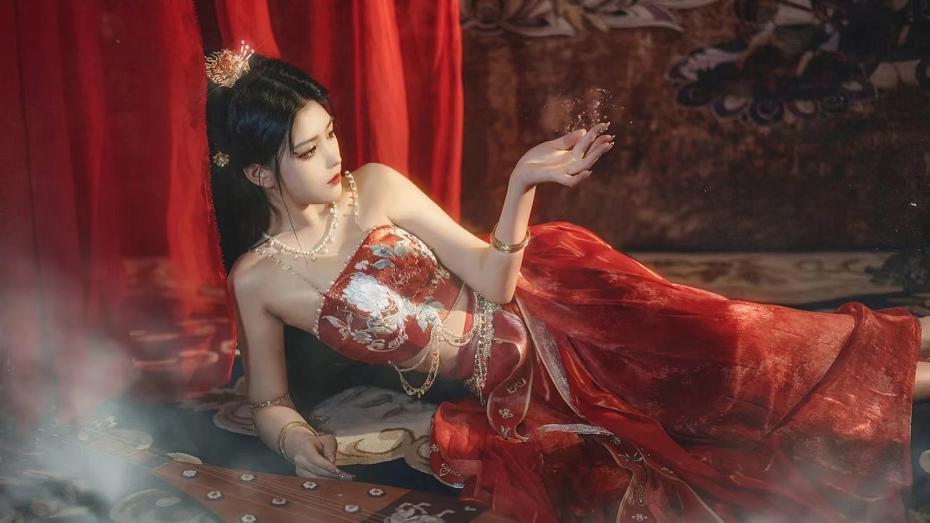 我每天都在勾引天帝跟我颠鸾倒凤，可他却有心心念念的白月光？