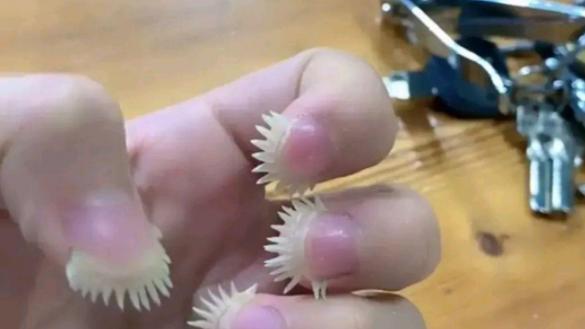 老公偷偷藏私房钱，趁他没下班我做了个美甲，好看吗？哈哈哈哈