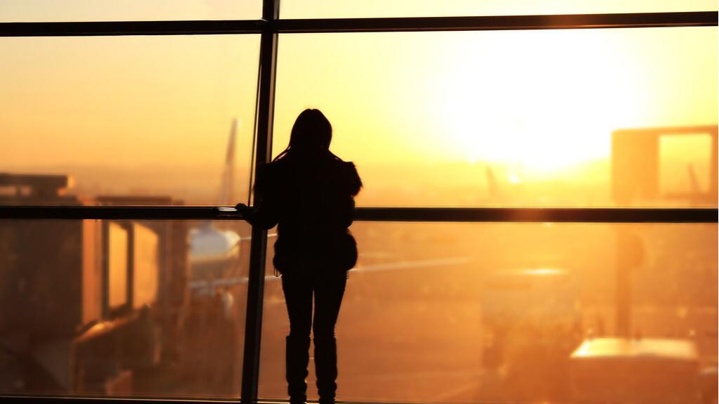 孤注一掷|辛夷坞《晨昏》：幸福，有时候需要孤注一掷的勇气