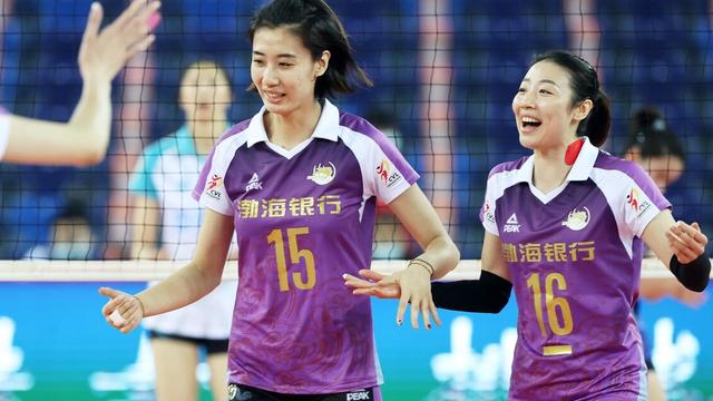 raw|意外！女排四大世界冠军退出训练营，26岁主攻自荐再进国家队