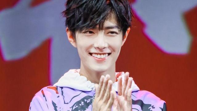 肖战|肖战《城市美食》第六弹来袭，肖战细心问切工作人员，是温暖偶像