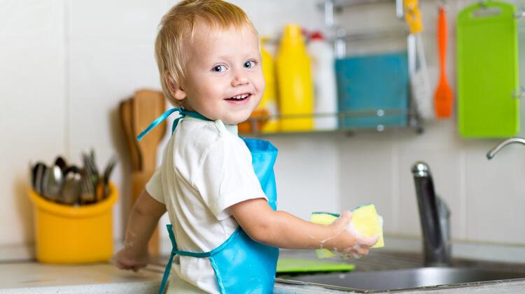 橘子|洗洁精是“害人精”，长期使用会致癌、不育？3种洗洁精才要少用