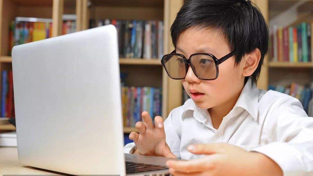 做到以下这五条 让你轻松远离“荧幕眼病”