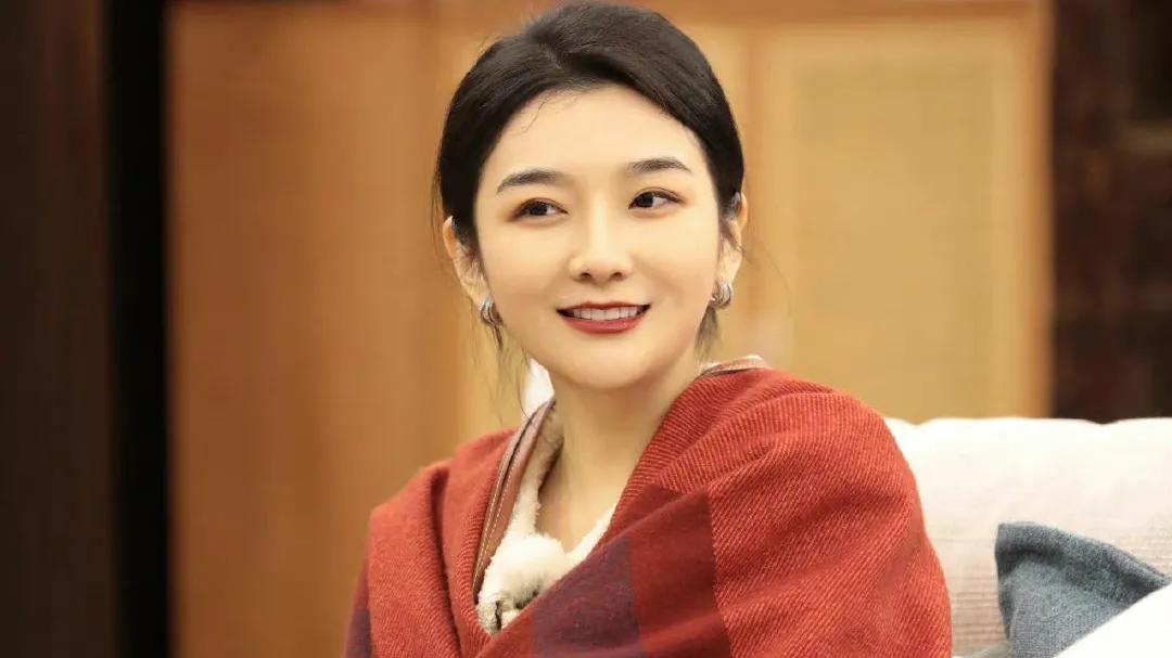 查理兹·塞隆|吴雅婷离开王栎鑫后，疑似新恋情曝光，大卫线下嗑自己和吴雅婷的CP